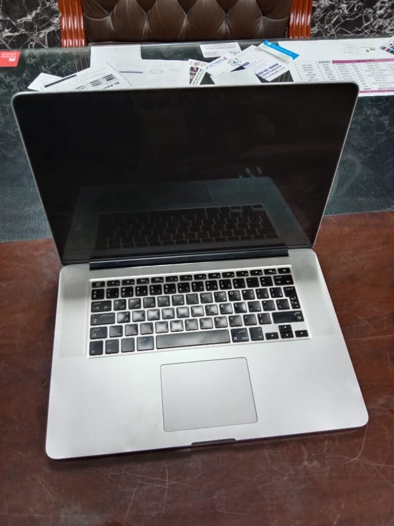 MacBook 2015 core i7 16ram-512ssd