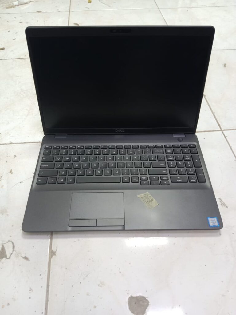 Dell latitude 5500 i5-8th 8gb ram-256ssd Screen 15.6